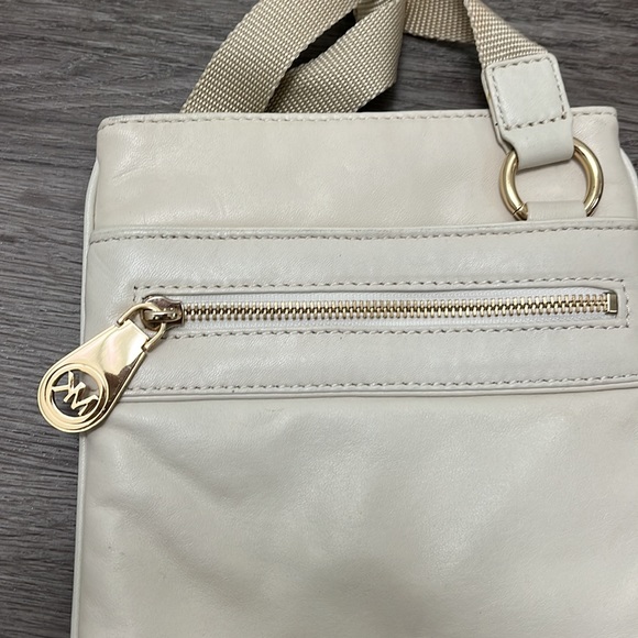 Michael by Michael Kors Tan Leather Crossbody Bag with Nylon Straps - Picture 3 of 7